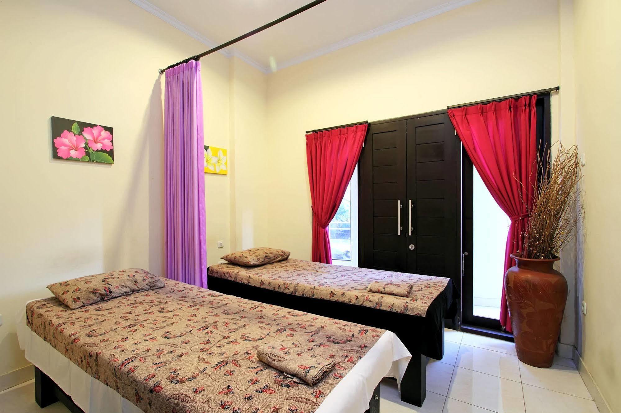 Ramantika Bali House Otel Jimbaran Dış mekan fotoğraf