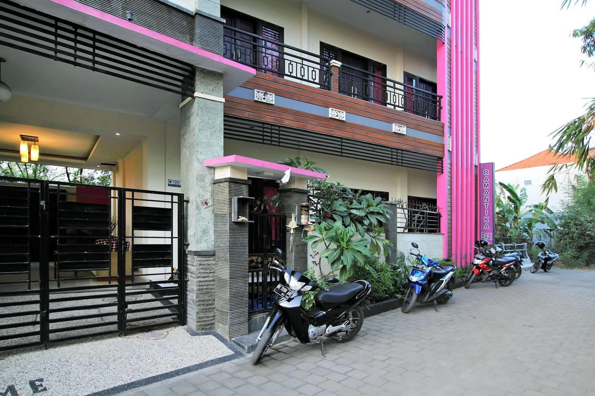 Ramantika Bali House Otel Jimbaran Dış mekan fotoğraf