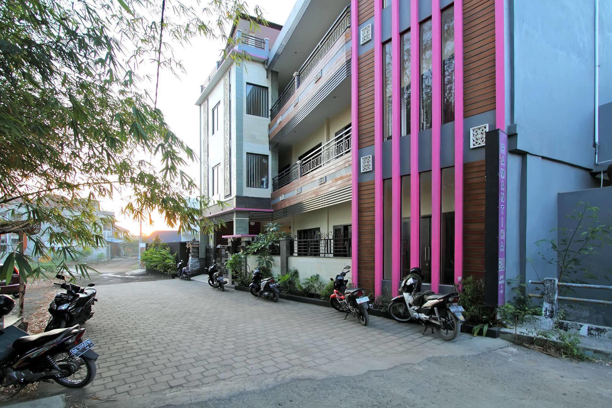 Ramantika Bali House Otel Jimbaran Dış mekan fotoğraf