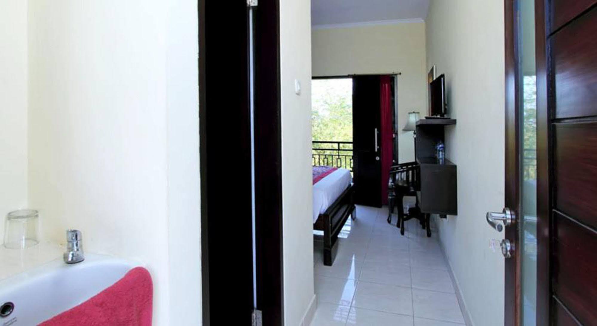 Ramantika Bali House Otel Jimbaran Dış mekan fotoğraf