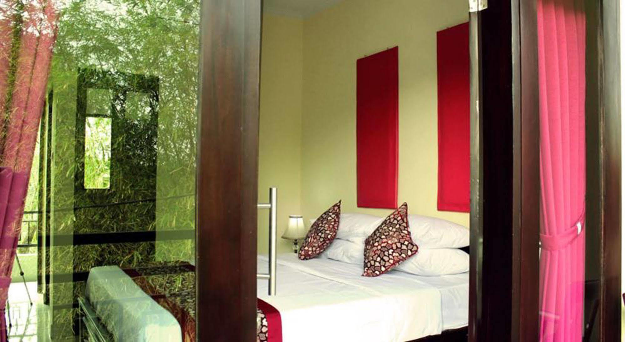 Ramantika Bali House Otel Jimbaran Dış mekan fotoğraf
