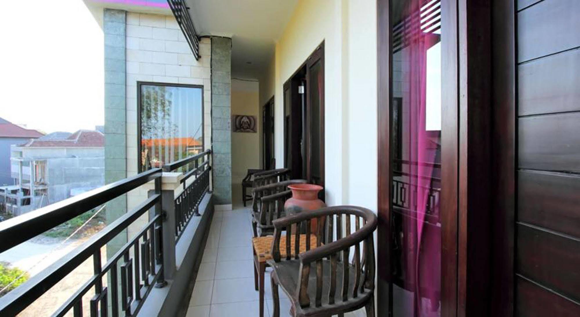 Ramantika Bali House Otel Jimbaran Dış mekan fotoğraf