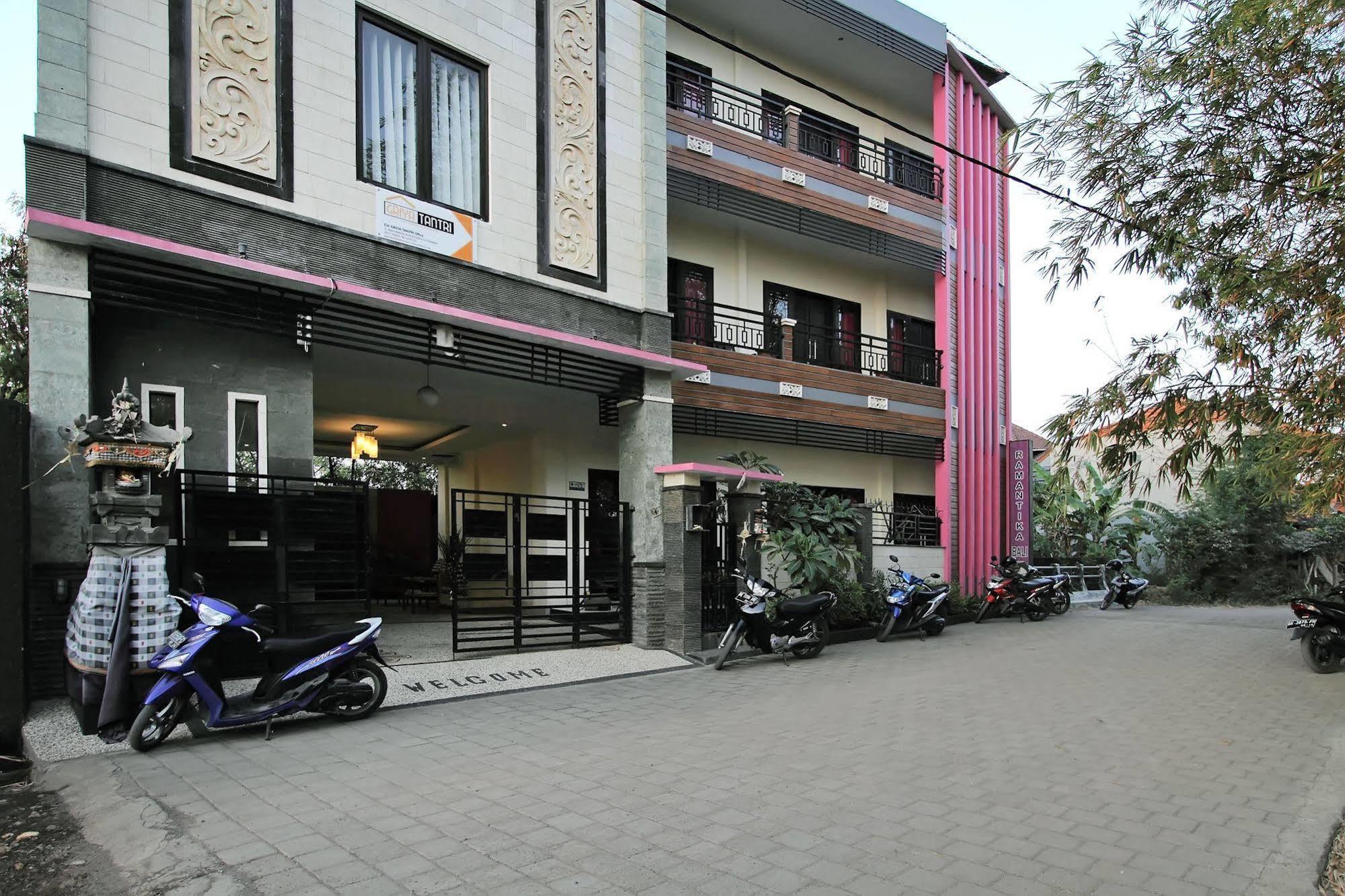 Ramantika Bali House Otel Jimbaran Dış mekan fotoğraf